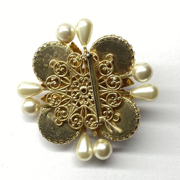 Larger Pearl Brooch Vintage Flower Leaf Gold Tone - Picture 2 of 4